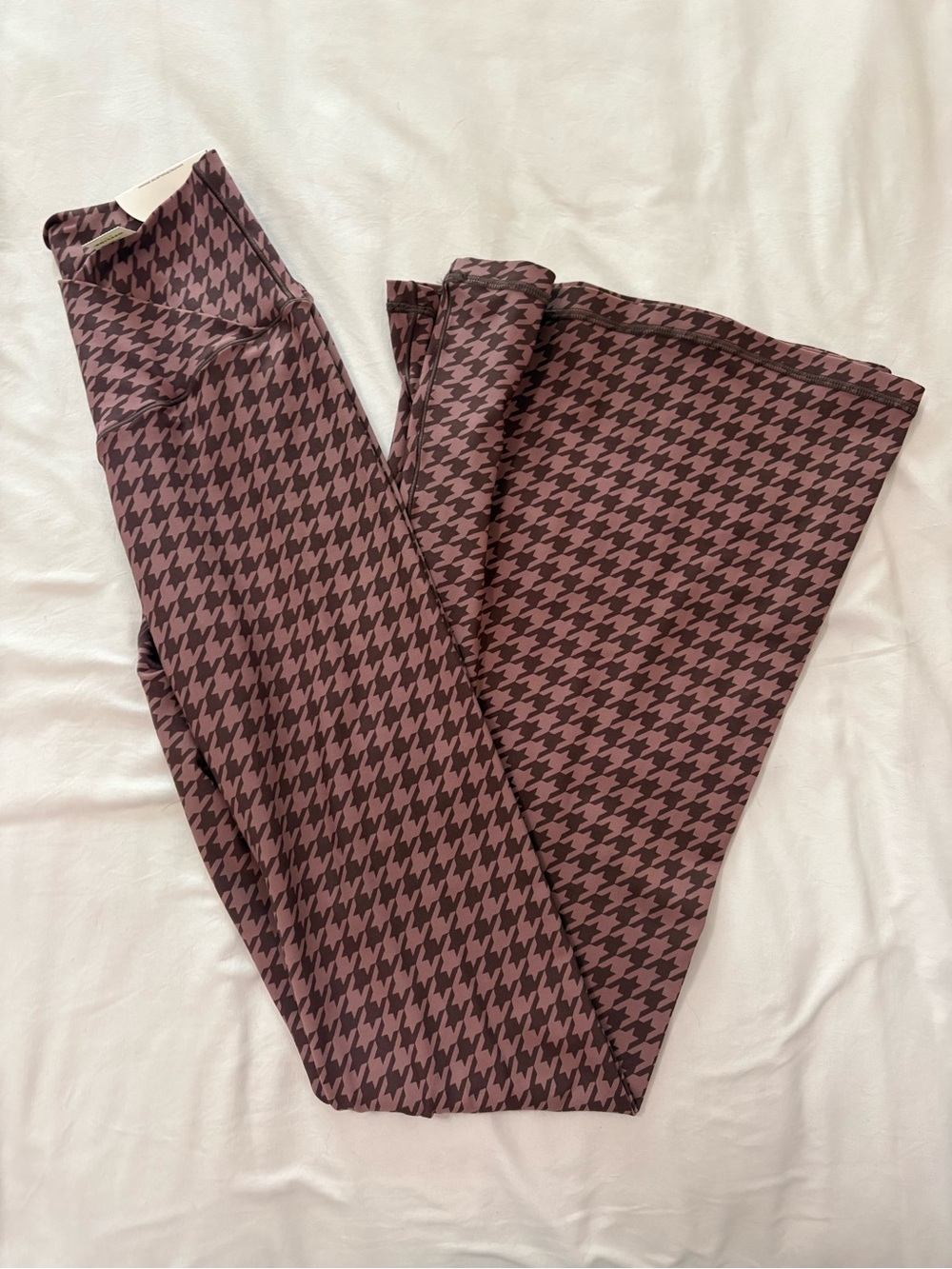 aerie Mauve and Black Houndstooth High-Waist Flared Leggings